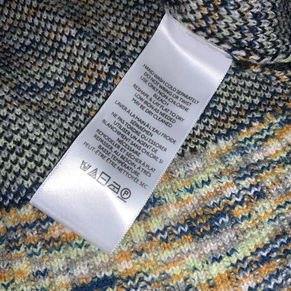 (Bin 8) Urban Outfitters, knit cardigan w/ flame design, Size M - Picture 3 of 4